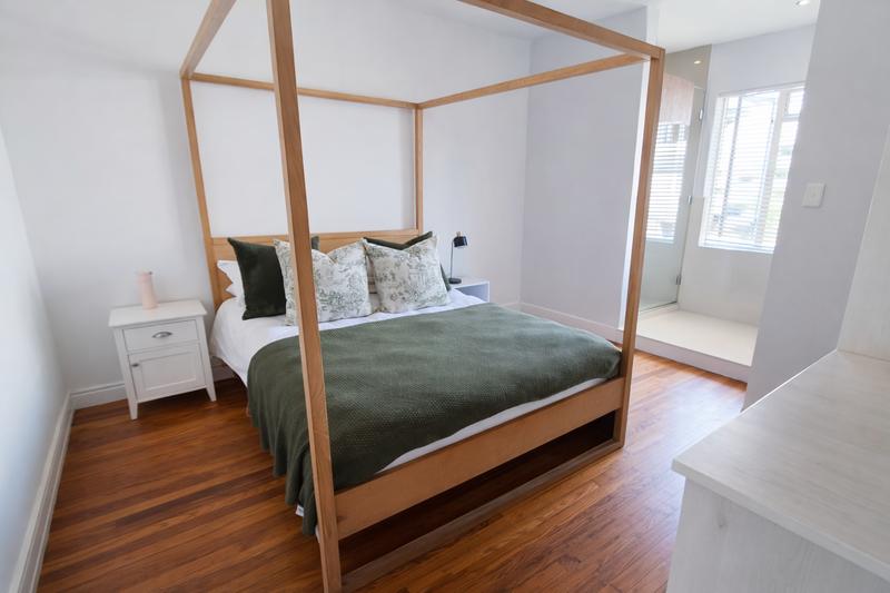 2 Bedroom Property for Sale in Sea Point Western Cape